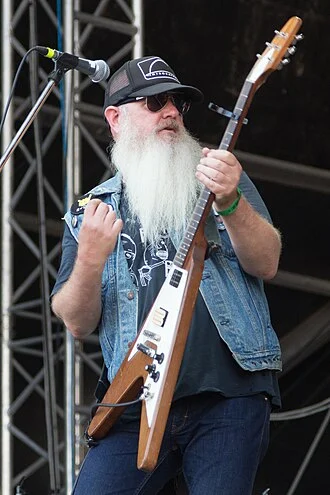 Dave Catching height profile photo