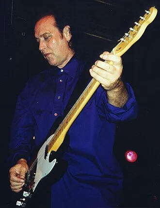 Dave Davies height profile photo