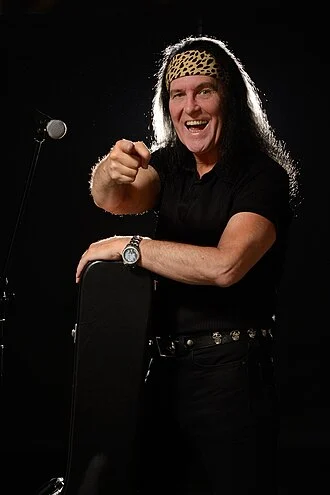 Dave Evans (singer) height profile photo