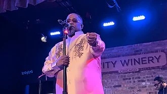 Dave Hollister height profile photo
