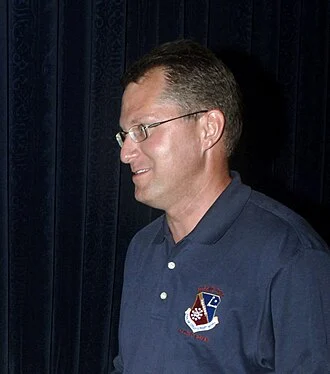 Dave Pelzer height profile photo