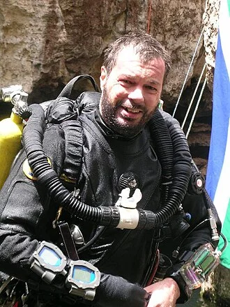 Dave Shaw height profile photo