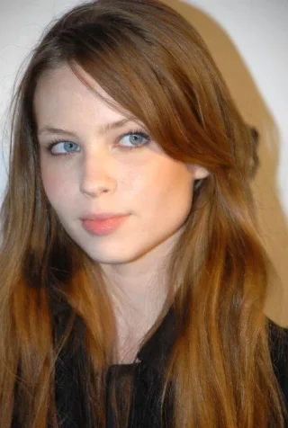 Daveigh Chase height profile photo