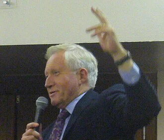 David Dimbleby height profile photo