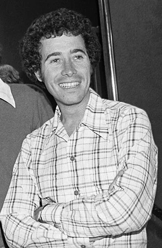 David Geffen height profile photo