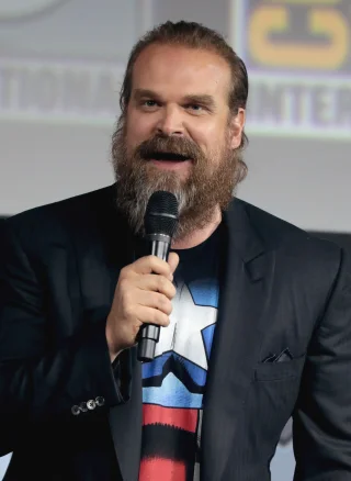 David Harbour height profile photo