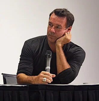 David James Elliott height profile photo