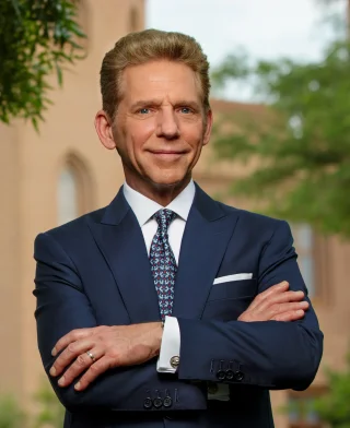 David Miscavige height profile photo