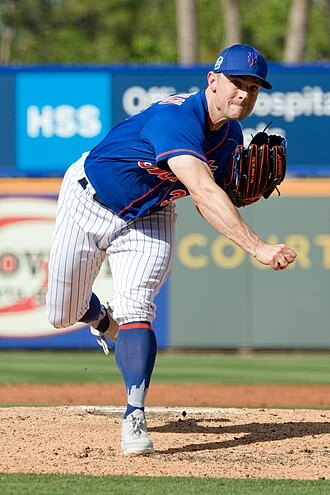David Robertson (baseball) height profile photo