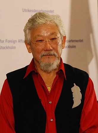 David Suzuki height profile photo