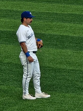 Davis Schneider height profile photo