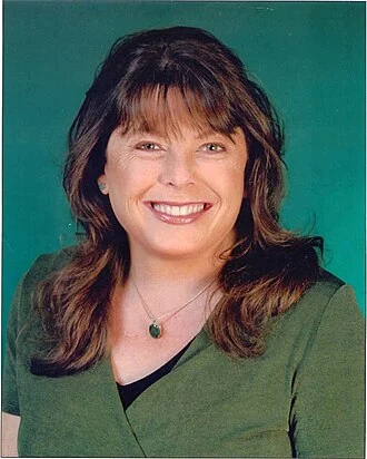 Dawn Lyn height profile photo