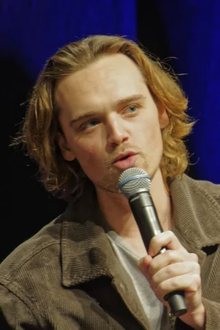 Dean-Charles Chapman height profile photo