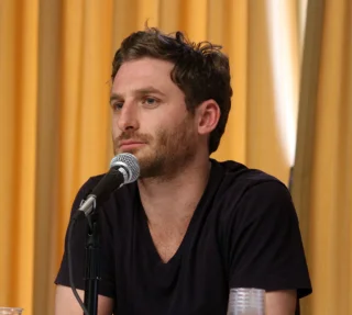 Dean O'Gorman height profile photo