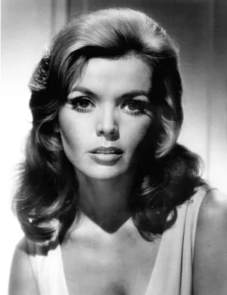 Deanna Lund height profile photo