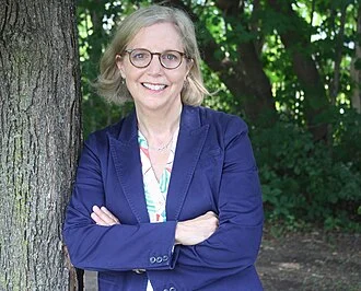 Deborah Coyne height profile photo