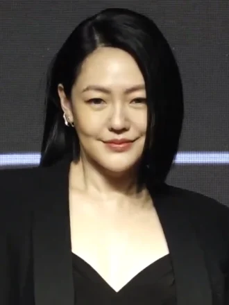 Dee Hsu height profile photo
