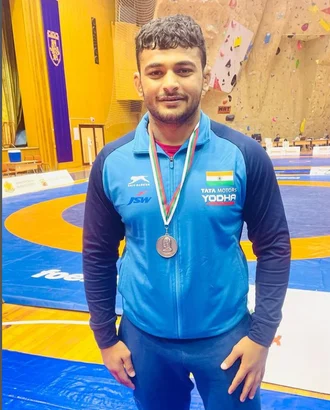 Deepak Punia (wrestler) height profile photo