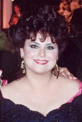 Delta Burke height profile photo
