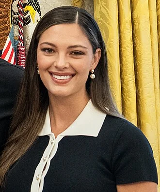 Demi-Leigh Tebow height profile photo