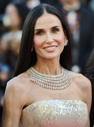Demi Moore height profile photo