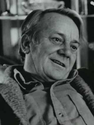Denholm Elliott height profile photo
