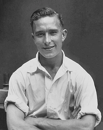 Denis Compton height profile photo