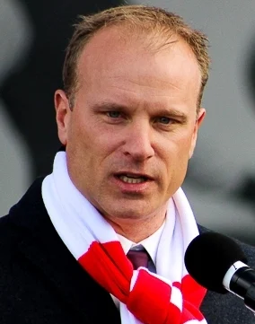 Dennis Bergkamp height profile photo