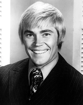 Dennis Cole height profile photo