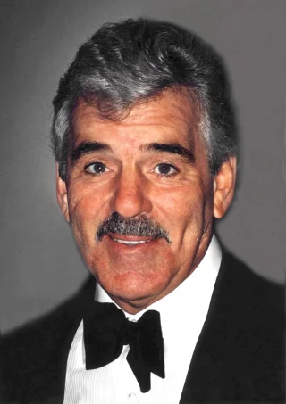 Dennis Farina height profile photo