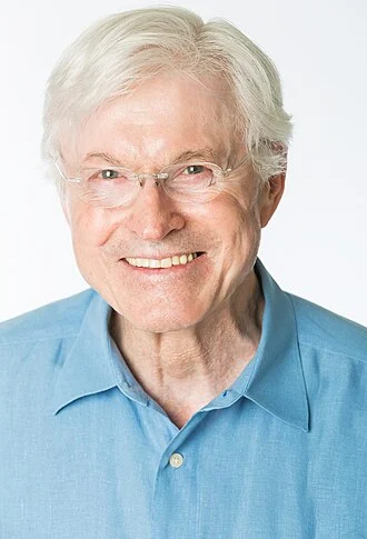 Dennis Holahan height profile photo