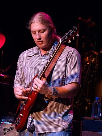 Derek Trucks height profile photo