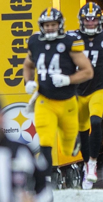 Derek Watt height profile photo