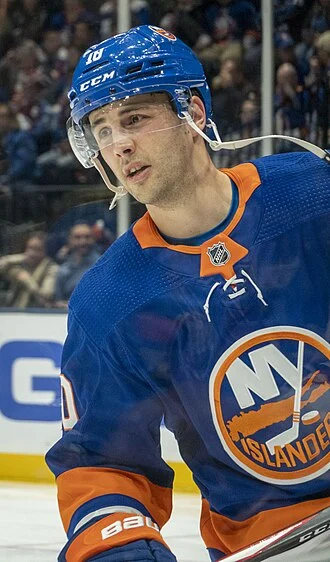 Derick Brassard height profile photo