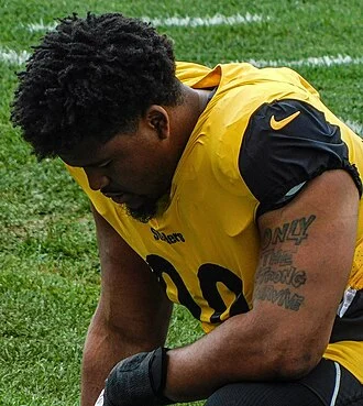 Derrick Harmon (defensive lineman) height profile photo