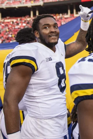 Derrick Moore (defensive end) height profile photo