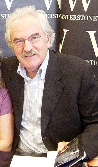 Des Lynam height profile photo