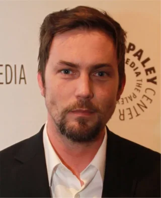 Desmond Harrington height profile photo