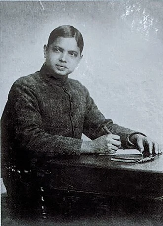 Devdas Gandhi height profile photo