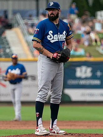 Devin Smeltzer height profile photo