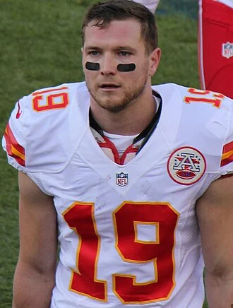 Devon Wylie height profile photo
