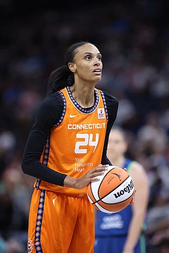DeWanna Bonner height profile photo