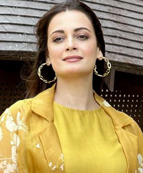 Dia Mirza height profile photo