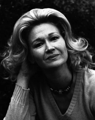 Diane Ladd height profile photo