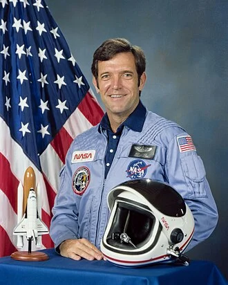 Dick Scobee height profile photo