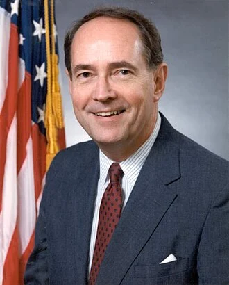Dick Thornburgh height profile photo