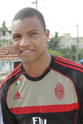 Dida (footballer, born 1973) height profile photo