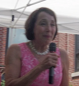 Didi Conn height profile photo