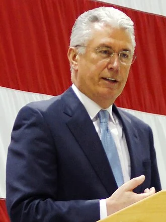 Dieter F. Uchtdorf height profile photo