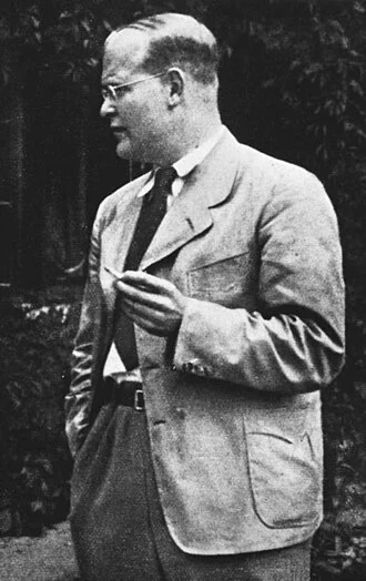 Dietrich Bonhoeffer height profile photo